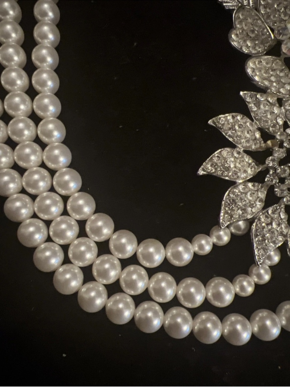 Vintage 1950s Triple Strand Faux Pearl Rhinestone Floral Statement Necklace - Picture 7 of 8